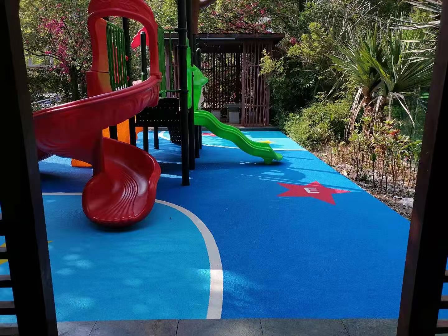 幼儿园专用EPDM跑道，不黄变胶水，耐黄变胶水